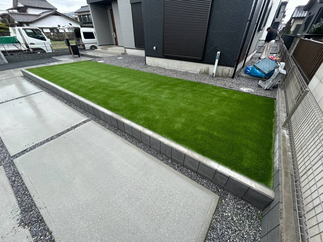 栃木県にてハウスメーカー様からのご依頼の人工芝施工